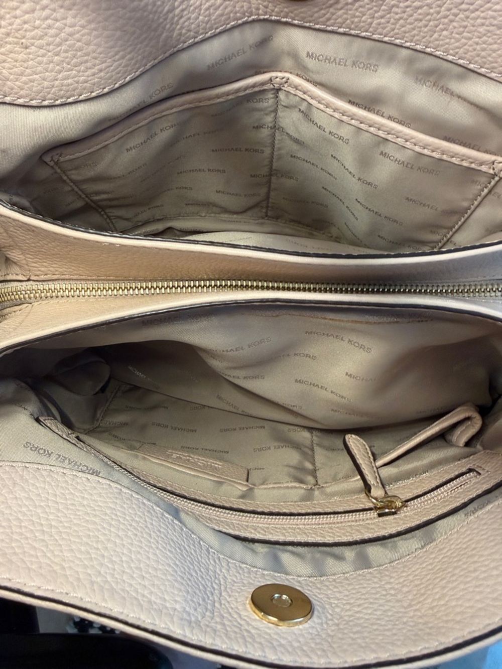 Michael Kors Blush Leather Shoulder Bag with Gold Hardware and Tassel - Picture 8 of 10